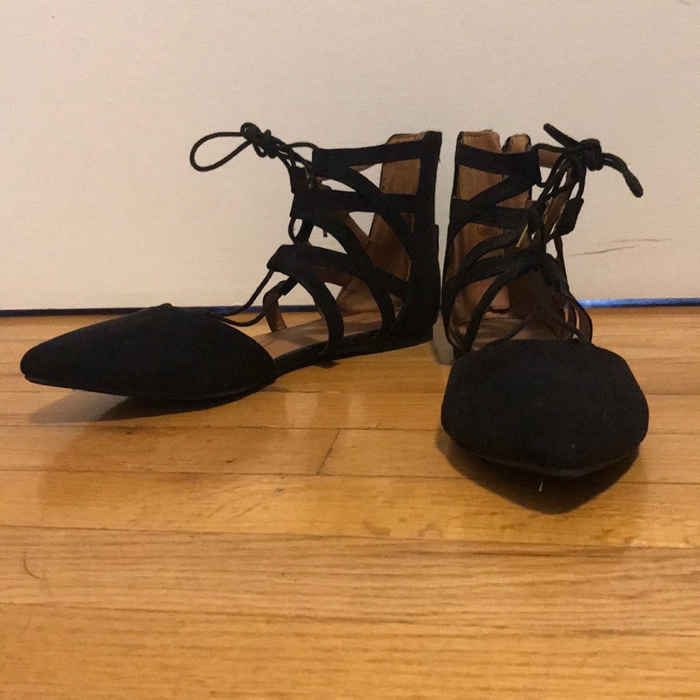 BRAND NEW black flats